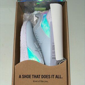 Clove Sneakers- Women Classic 7.5. Metallic, Limited Edition